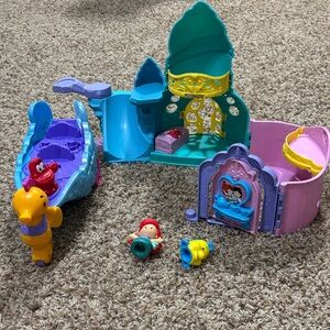 Little People Disney Little Mermaid Ariel's Grotto & Carriage Princess Lot